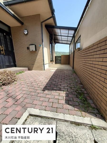 4LDK House for Sale in Kure, Hiroshima - 7800000 Yen - Thumbnail 2