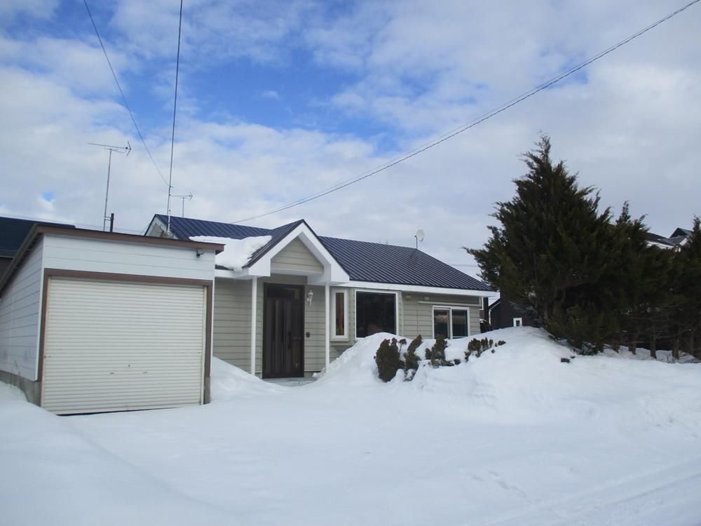 3LDK Detached House for Sale in Chitose, Hokkaido - Thumbnail 2