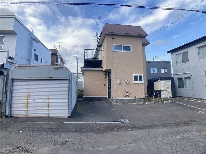 166 sqm Building-Condition-Free Land for Sale in Kita-ku, Sapporo - Image 1