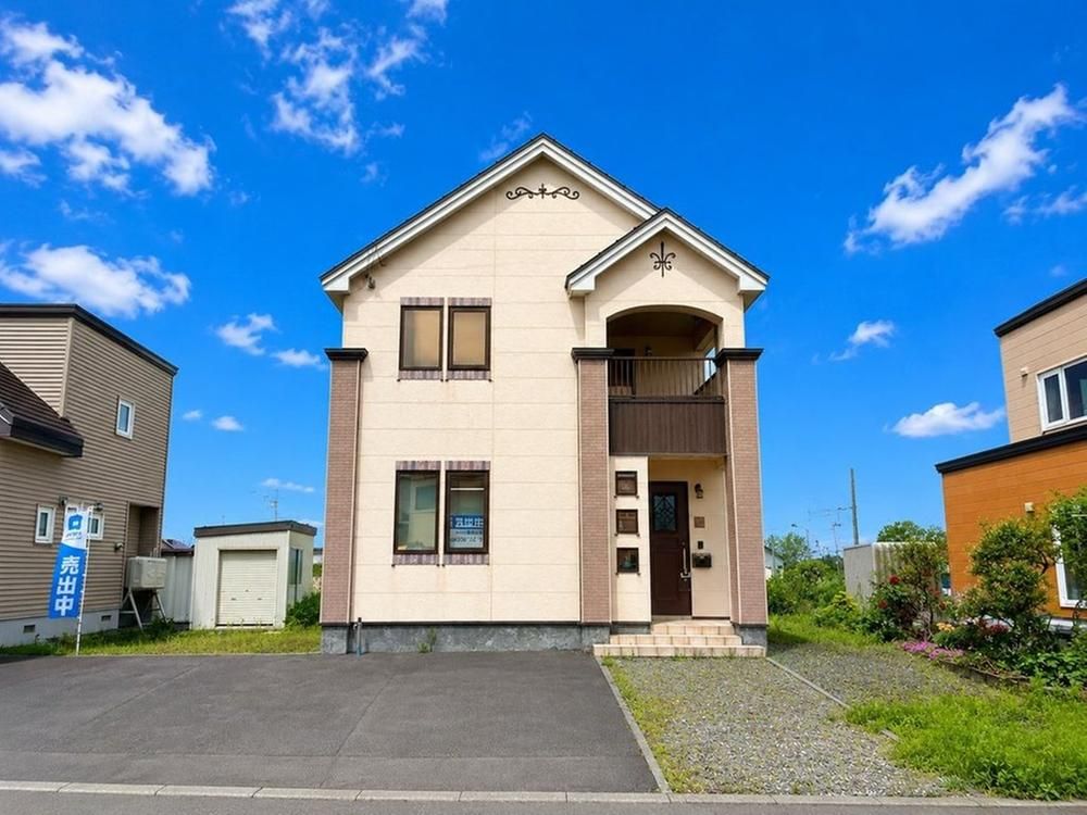 Detached House for Sale in Tōbetsu, Hokkaido - 109.3m2 - Thumbnail 2