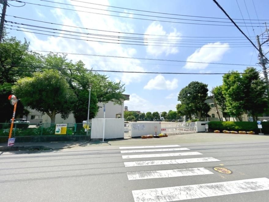 Minami-Rinkan High-Rise 3LDK Apartment for Sale in Zama - Thumbnail 2