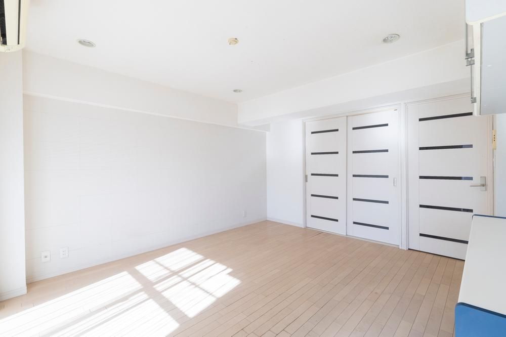 3LDK Apartment for Sale in Miyamae-ku, Kawasaki - Thumbnail 3