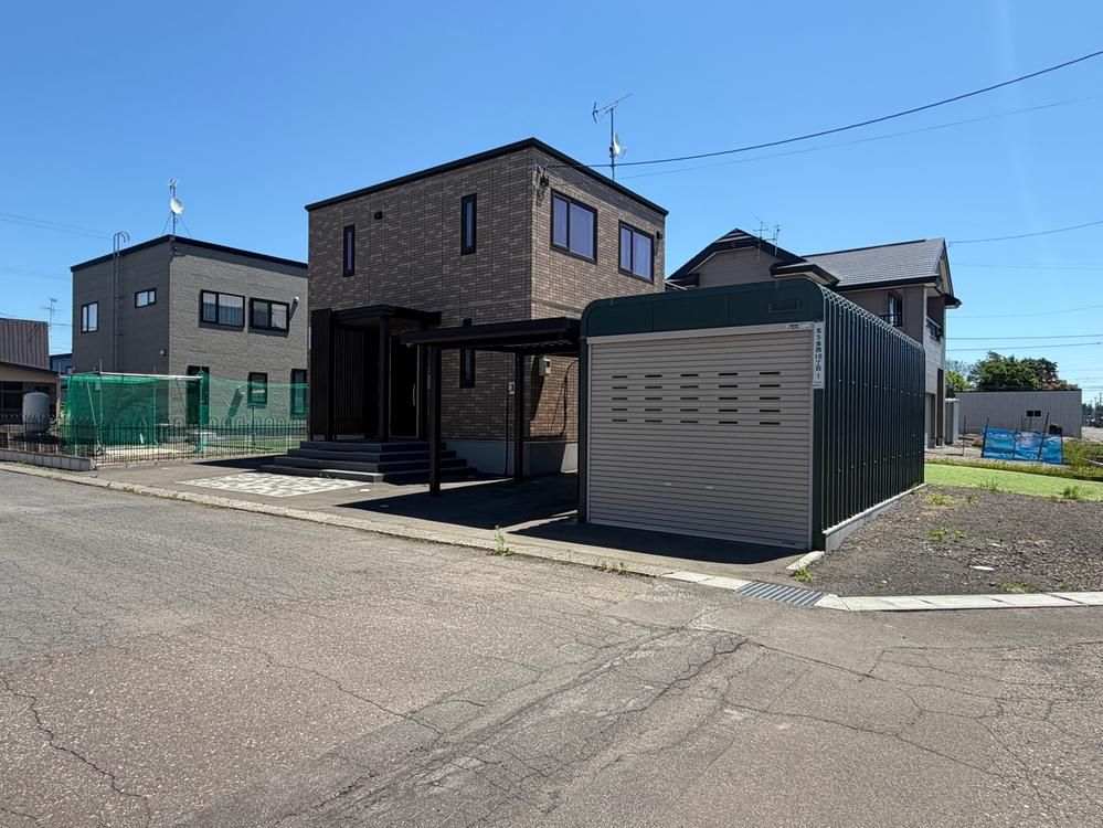 4LDK Detached House with Solar Panels in Iwamizawa, Hokkaido - Thumbnail 2