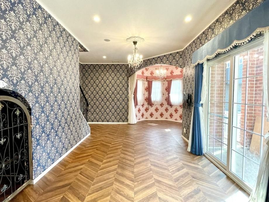 4LDK Custom Imported Home in Fuchu, Tokyo with Parking - Thumbnail 3