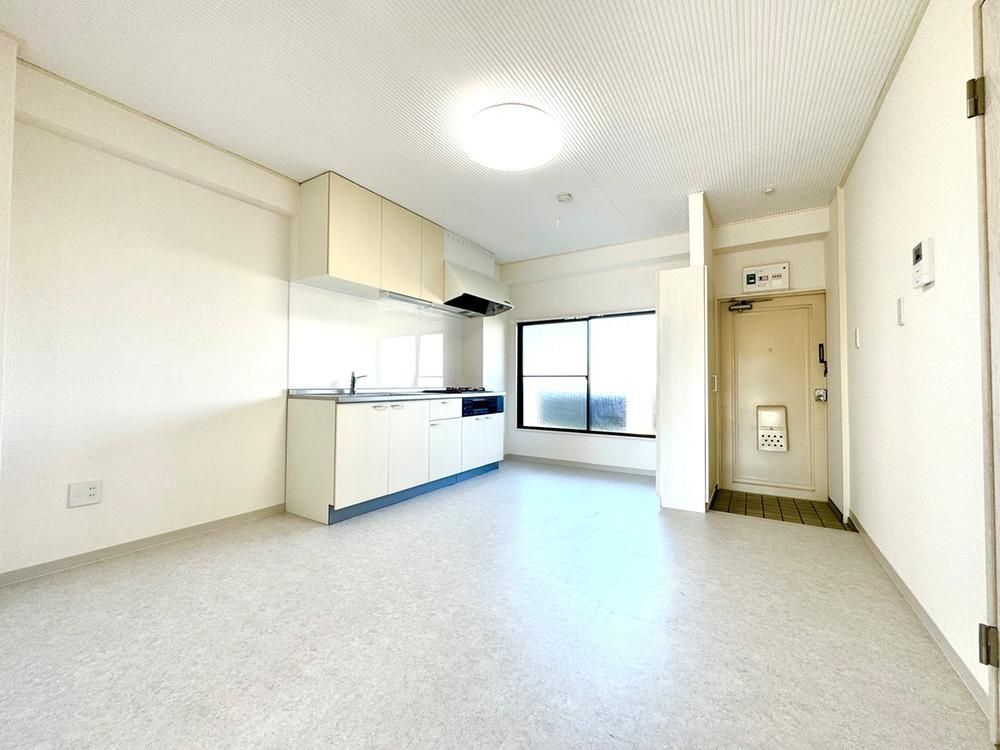2DK Apartment for Sale in Hodogaya-ku, Yokohama - Thumbnail 3