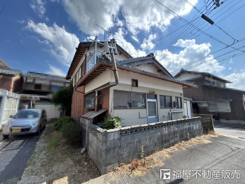 5DK Detached House for Sale in Omihachiman, Shiga - 4.8 Million Yen - Thumbnail 2