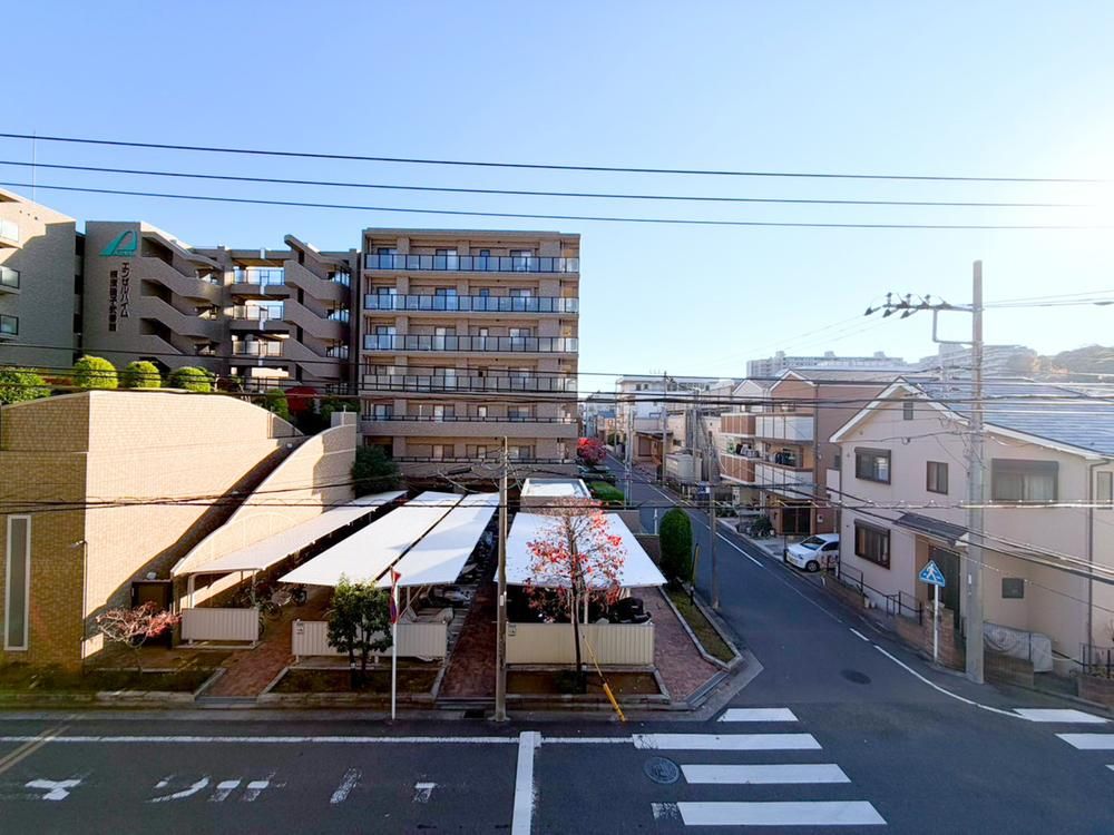 3LDK Renovated Apartment in Isogo, Yokohama for 34.8 Million Yen - Thumbnail 2