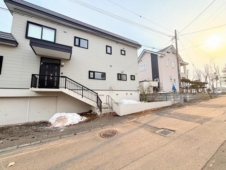 319.6 sqm Land for Sale in Kitahiroshima, Hokkaido - Thumbnail 4