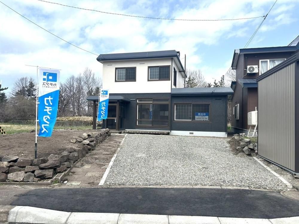 Renovated 4LDK House in Muroran, Hokkaido - 108 sqm - Thumbnail 2