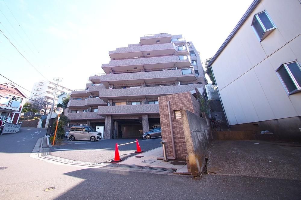 Spacious 4LDK Apartment in Funabashi, Chiba with Roof Balcony - Thumbnail 2