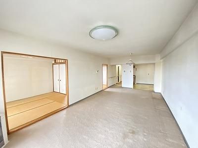 5LDK Apartment for Sale in Hakodate, Hokkaido - 100.2m2 - Thumbnail 3