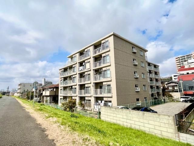 Renovated 3LDK Apartment for Sale in Toride, Ibaraki - Thumbnail 2