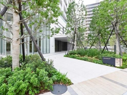 New 3LDK Apartment for Sale in Harumi, Chuo Ward, Tokyo - Thumbnail 3