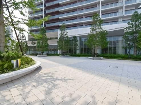 New 3LDK Apartment for Sale in Harumi, Chuo Ward, Tokyo - Thumbnail 4