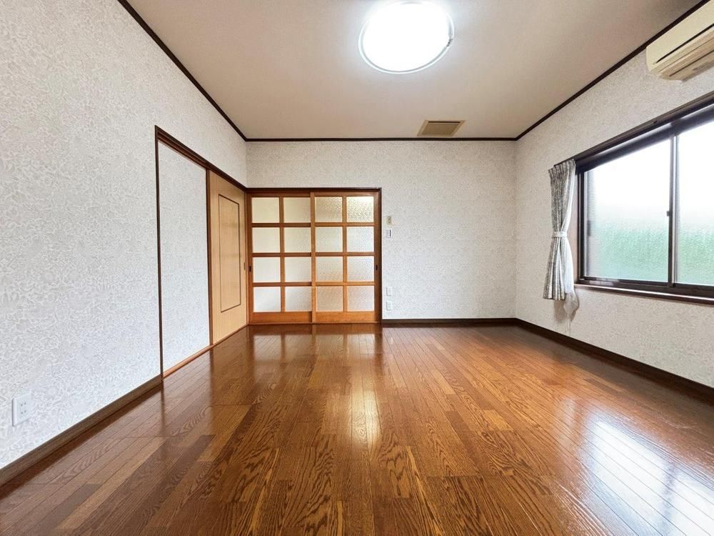 Renovated 3LDK House with Large Garden in Itoda, Fukuoka - Thumbnail 3