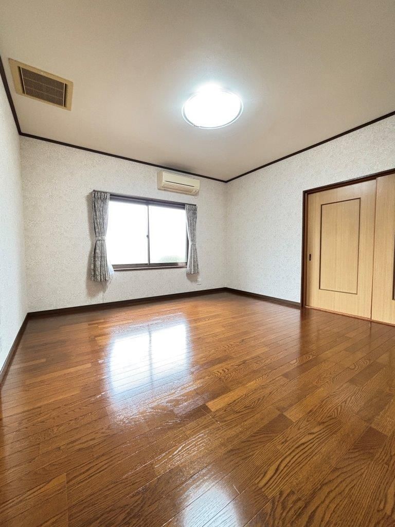 Renovated 3LDK House with Large Garden in Itoda, Fukuoka - Thumbnail 4