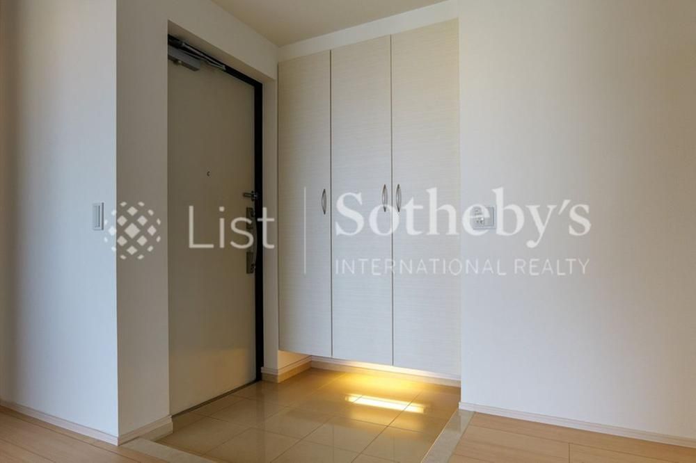 3LDK Top Floor Apartment with Ocean View in Itoman, Okinawa - Thumbnail 3
