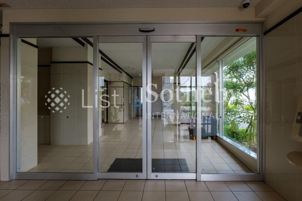 3LDK Top Floor Apartment with Ocean View in Itoman, Okinawa - Thumbnail 4