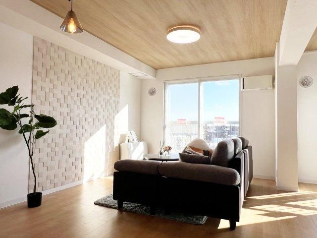Renovated 2LDK Apartment in Sapporo's Nishi Ward for Sale - Thumbnail 4
