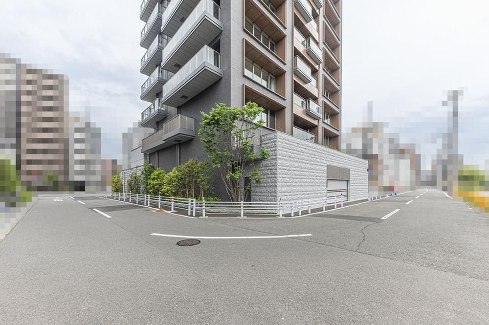 New 3LDK Apartment with Osaka Castle View in Miyakojima, Osaka - Thumbnail 2