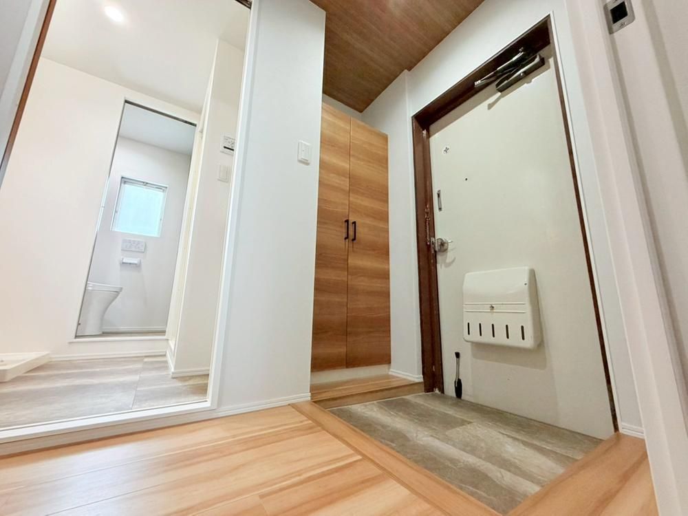 Renovated 2LDK Apartment in Hodogaya-ku, Yokohama for Sale - Thumbnail 4