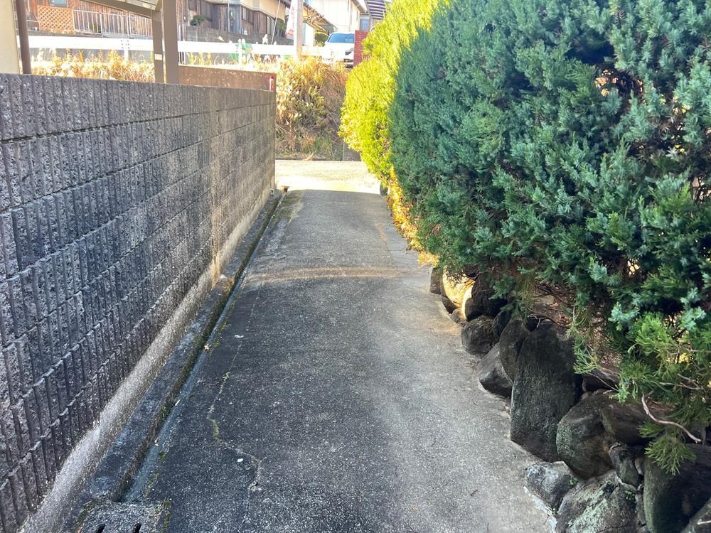 4LDK Resale House in Nara City with 199.88 sqm Land - Thumbnail 3