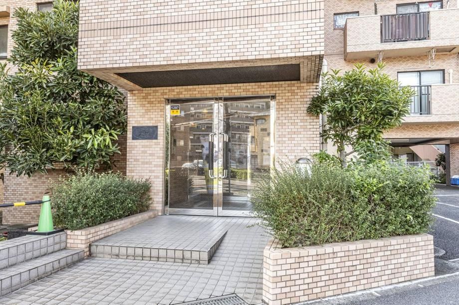 2LDK Apartment for Sale in Takatsu Ward, Kawasaki - Thumbnail 2