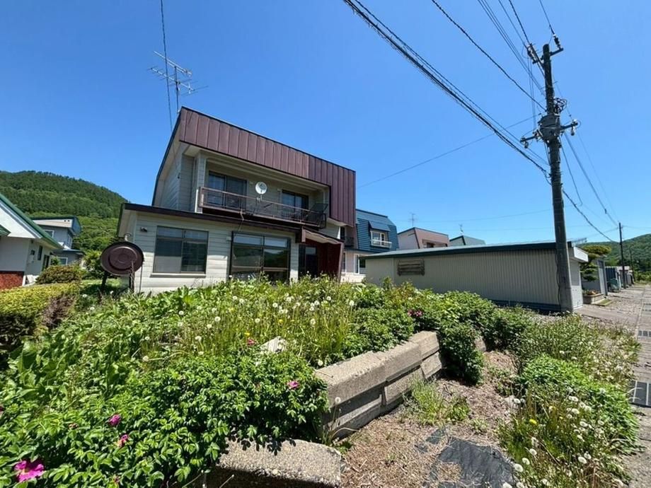4LDK House for Sale in Kamikawa Town, Hokkaido - 2.2 Million Yen - Thumbnail 2