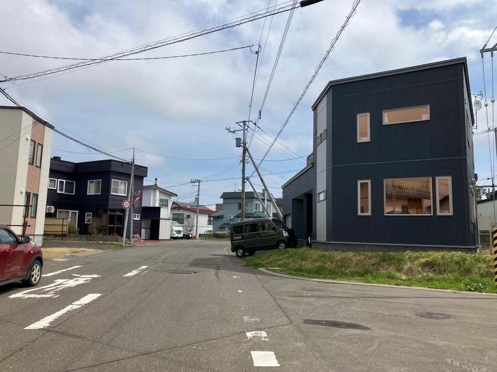 Renovated 3LDK House on Corner Lot in Kitahiroshima - Thumbnail 2