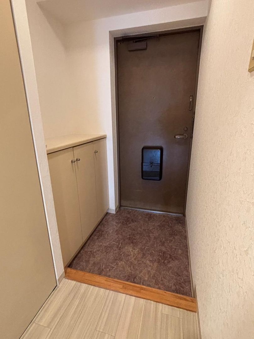 1SLDK Renovated Apartment Near Sōen Station in Sapporo - Thumbnail 2