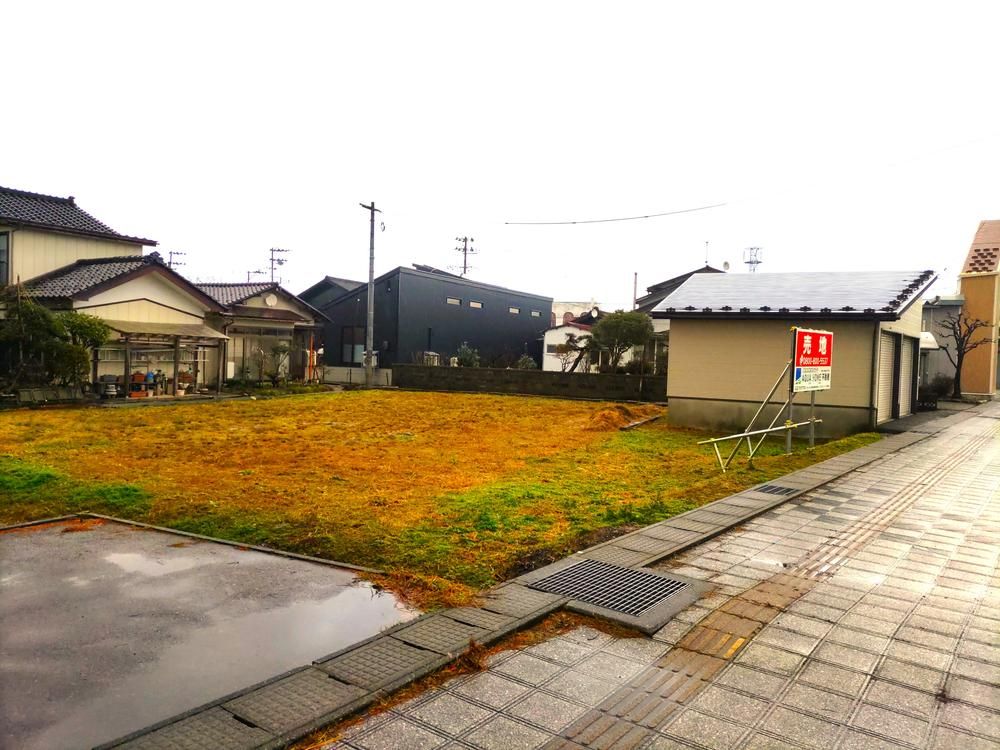 Land in Tsuruoka City, Yamagata - 392 sqm for 7 Million Yen - Thumbnail 2