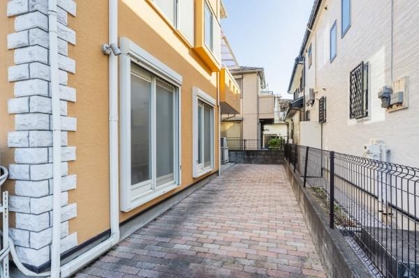 Spacious 6SLDK Corner Lot Home in Fuchu Near Tama-Reien Station - Thumbnail 4