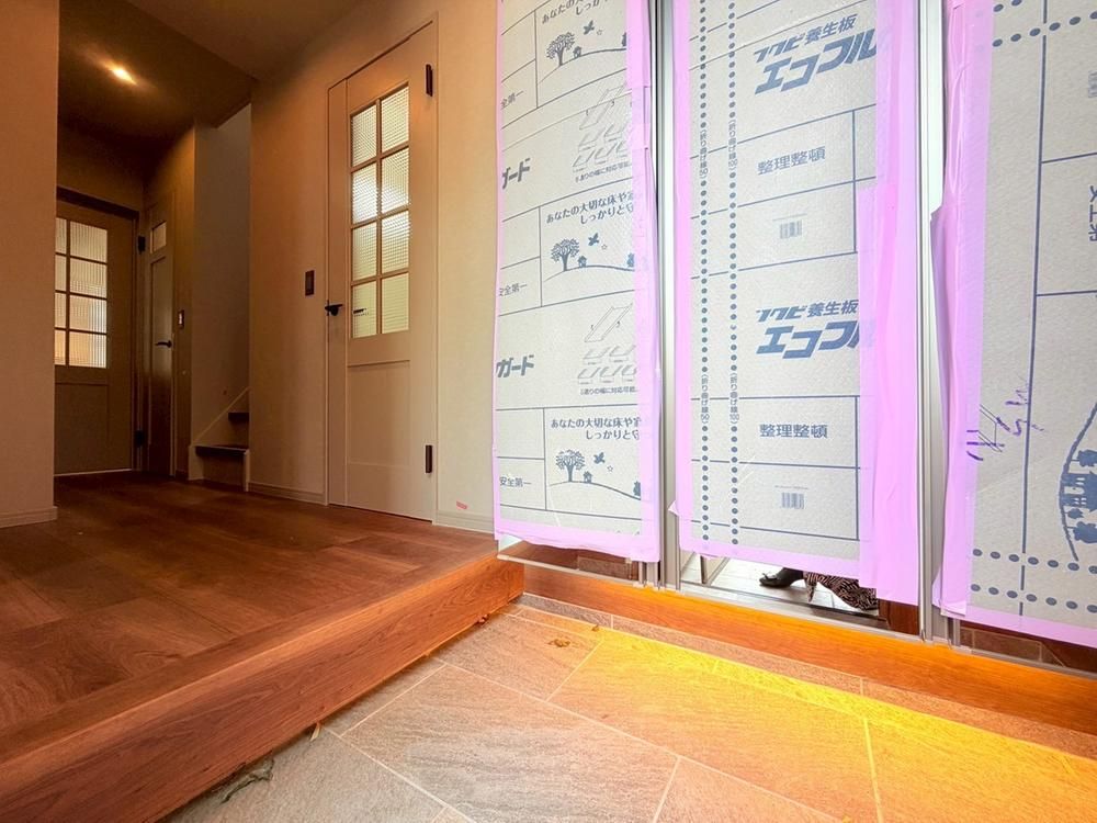 Renovated 3LDK House in Hayama with Large Living Area - Thumbnail 2