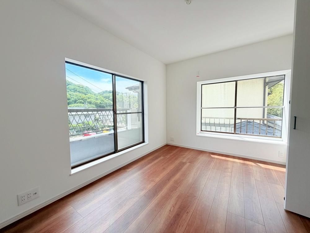 Renovated 3LDK House in Hayama with Large Living Area - Thumbnail 4