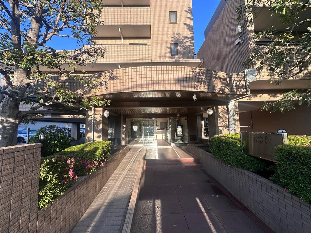 3LDK+S Apartment for Sale in Kawasaki, 83.23m2, 1st Floor - Thumbnail 2