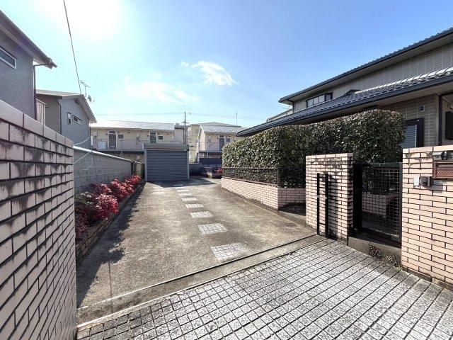 6LDK Detached House with Garage in Kochi City, 190m² - Thumbnail 2