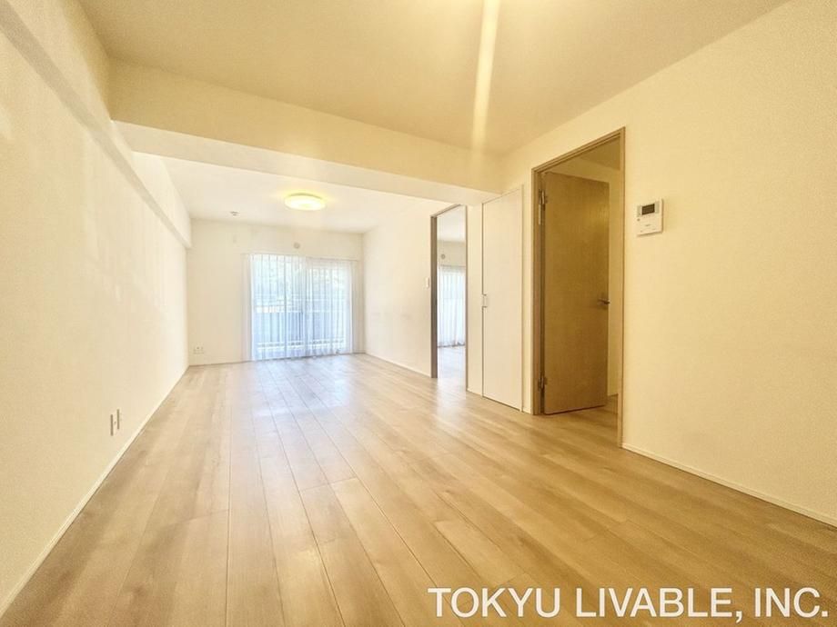 Renovated 2LDK Apartment Near Miyazakidai Station in Kawasaki - Thumbnail 3