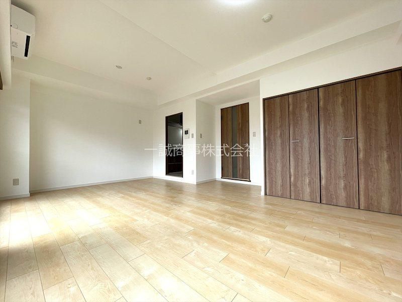 Renovated 2LDK Apartment Near Tsuchiura Station, Ibaraki - Thumbnail 3