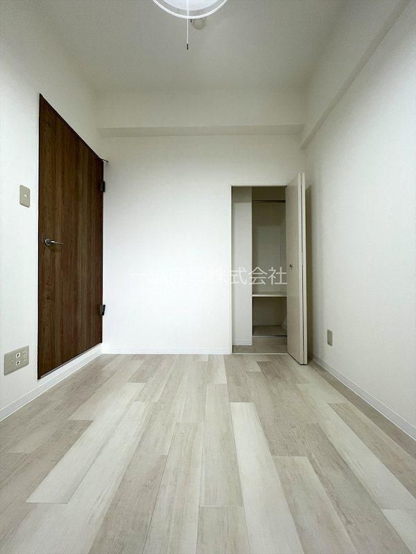 Renovated 2LDK Apartment Near Tsuchiura Station, Ibaraki - Thumbnail 2