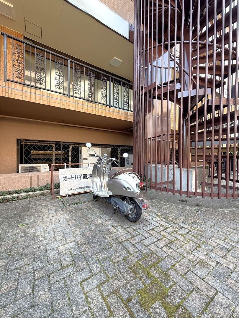 Renovated 3LDK Apartment for Sale in Nagoya Kita Ward - Thumbnail 4