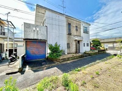 5DK Reinforced Concrete House for Sale in Shikokuchuo — Land, Shikokuchuo, Ehime