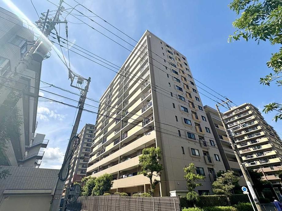 Spacious 2LDK Renovated Apartment in Kawasaki, Kanagawa - Thumbnail 2