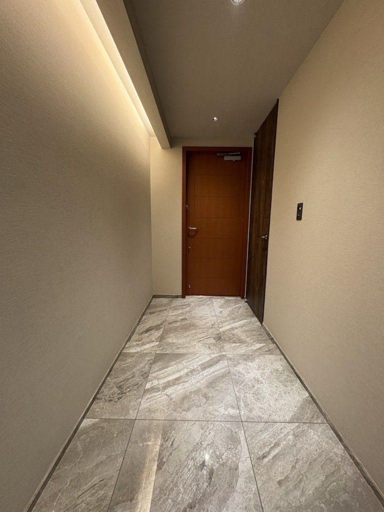 3LDK Apartment for Sale in Shibuya, Tokyo - Aoyama Park Tower - Thumbnail 2
