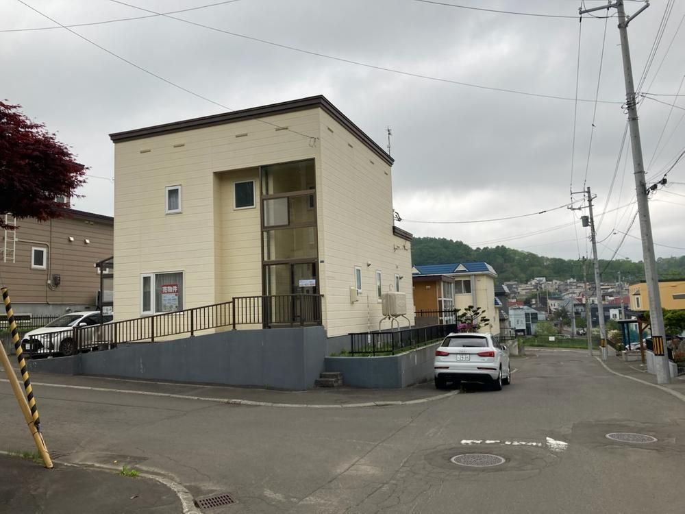 4LDK+S Detached House for Sale in Minami-ku, Sapporo - Thumbnail 3