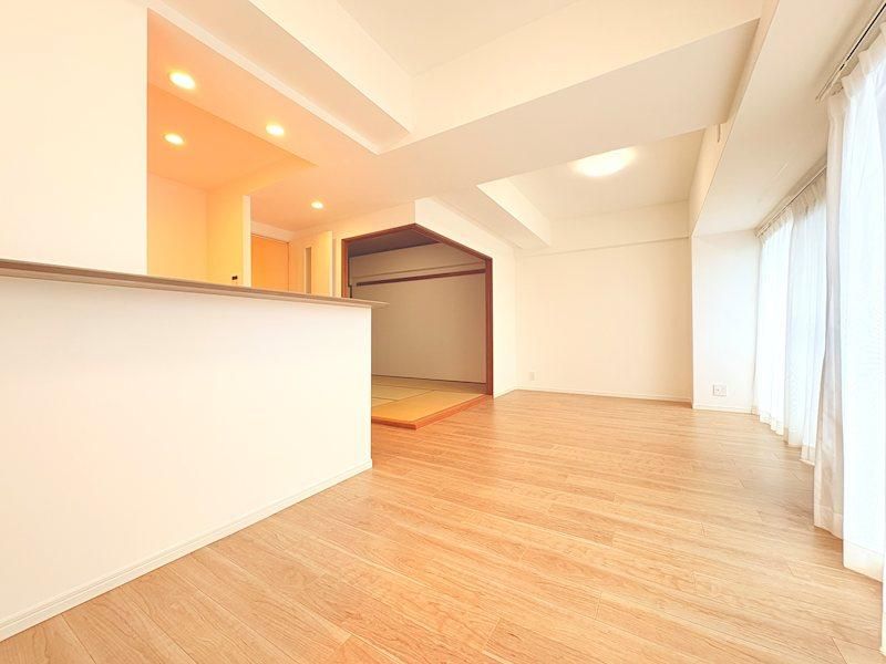 Renovated 3LDK Apartment Near JR Iwakuni Station in Iwakuni City - Thumbnail 2