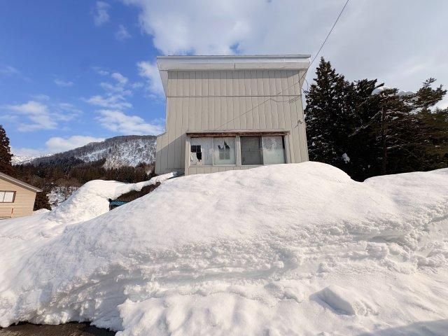 2LDK Detached House with Large Garden in Minamiuonuma, Niigata - Thumbnail 3
