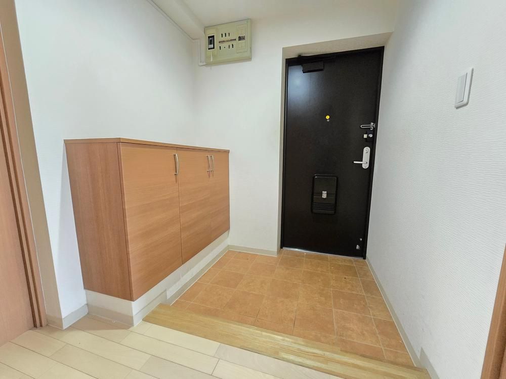 2LDK+S Renovated Apartment in Kita-ku, Sapporo | 75.35m2 - Thumbnail 3