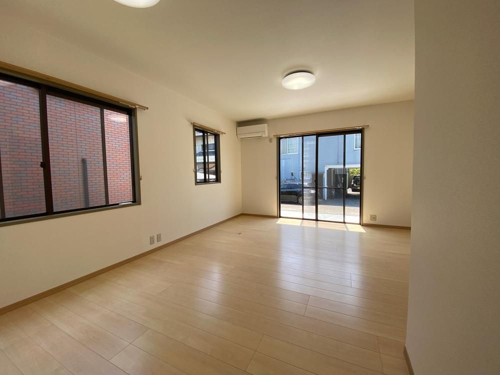 Renovated 4LDK House with 4 Car Parking in Oyama, Tochigi - Thumbnail 2