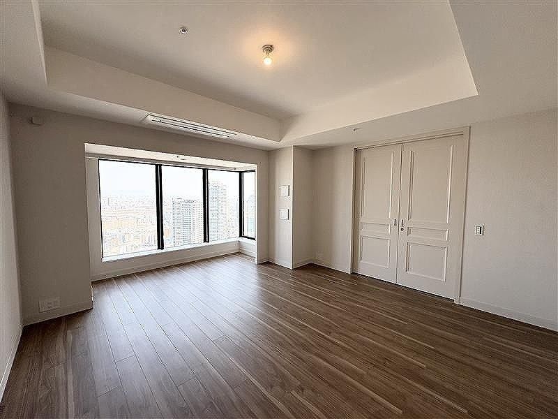 1LDK Apartment in Osaka Kita-ku, Umekita Tower, 73m2 - Thumbnail 2