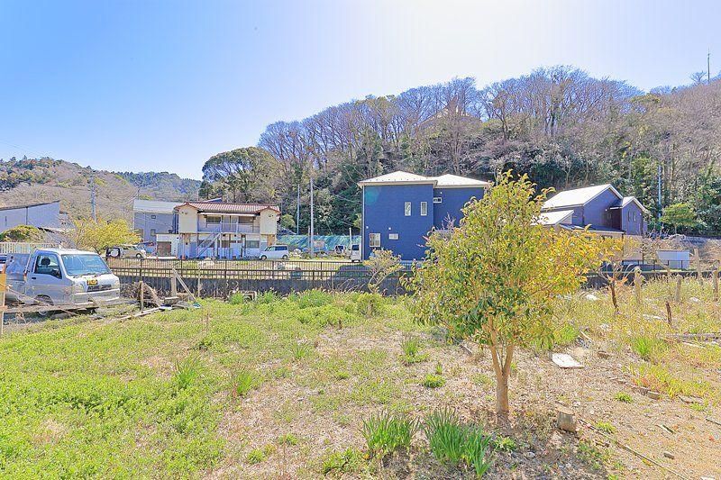 3LDK+S House for Sale in Hayama with Garden and Fireplace - Thumbnail 3